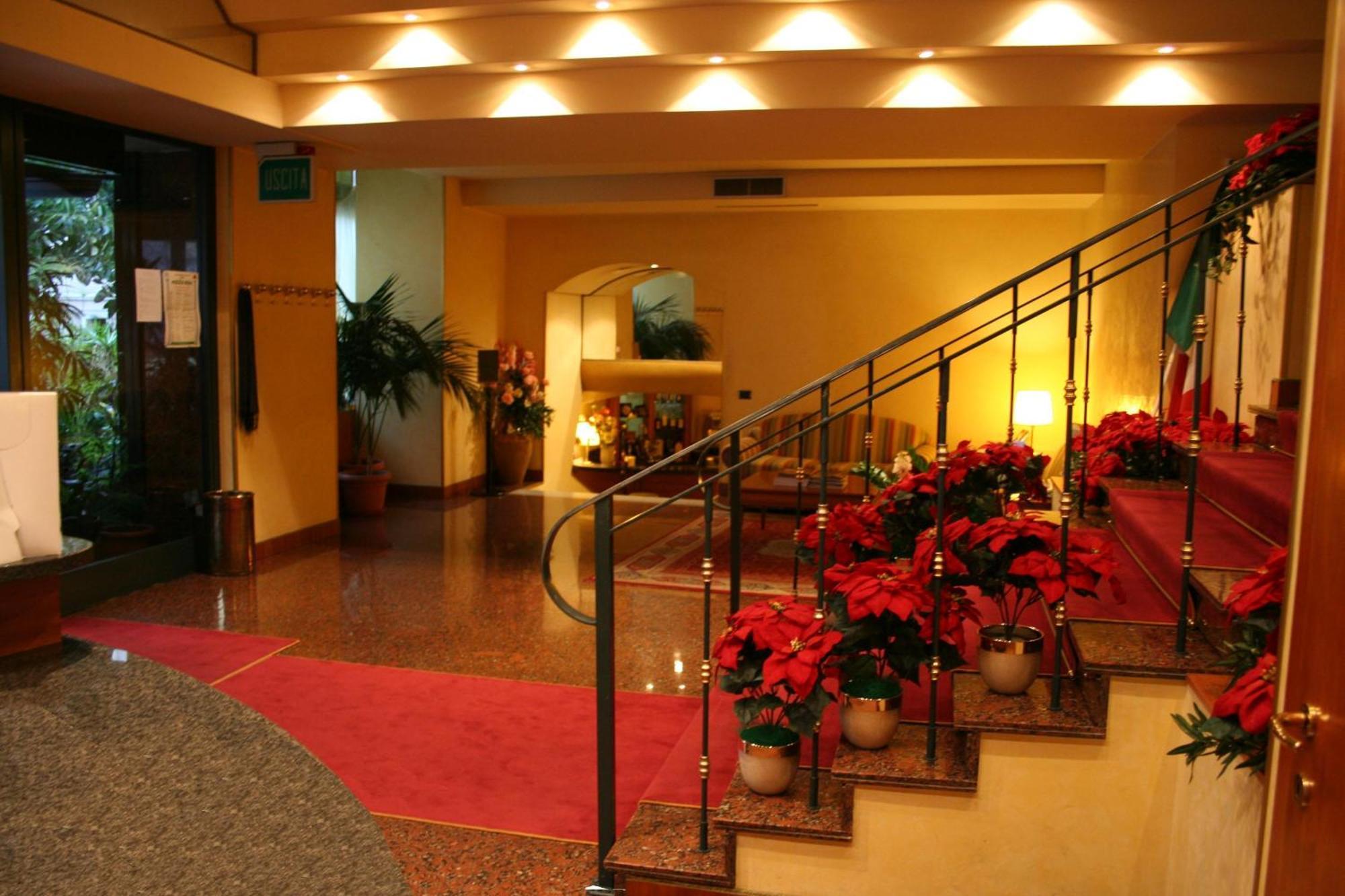Savant Hotel Lamezia Terme Exterior foto